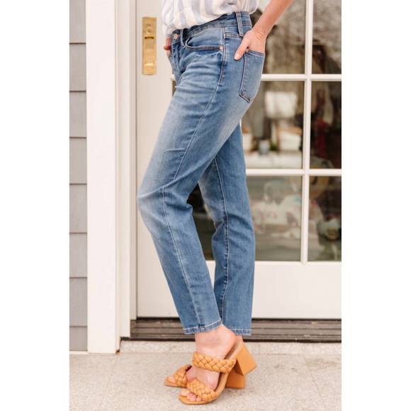 NEW JUDY BLUE high waist slim fit jeans in dark wash - Picture 2 of 4